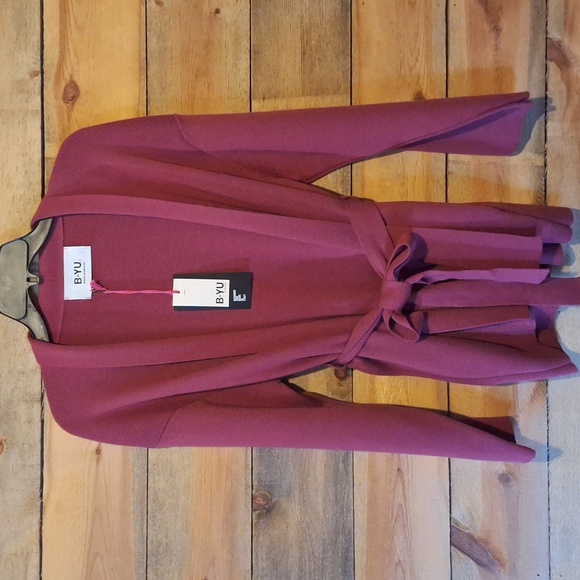 B-Yu Italy Sweaters - NWT B-yu Italy Belted Sweater